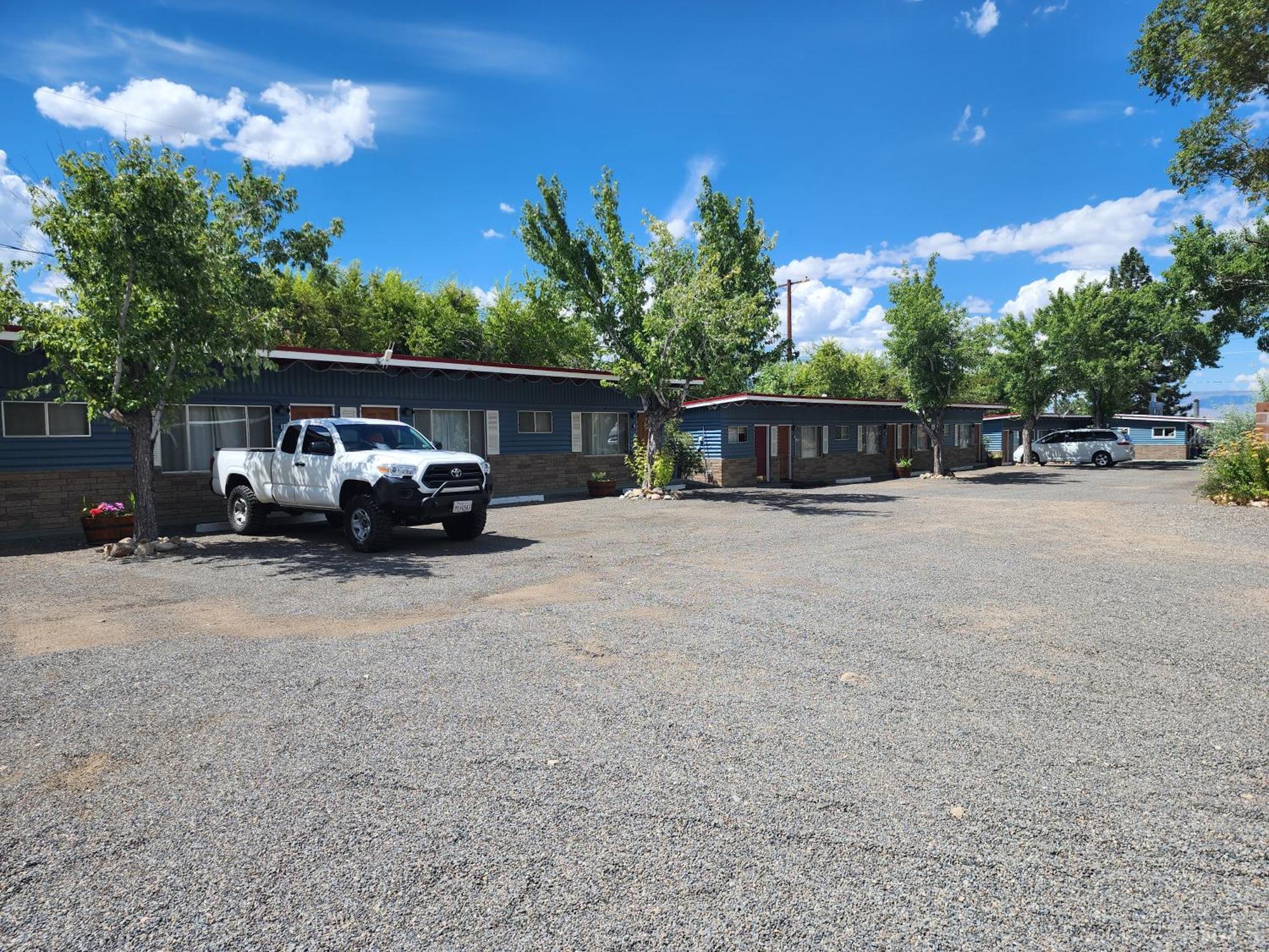 Toiyabe Motel Walker Exterior foto