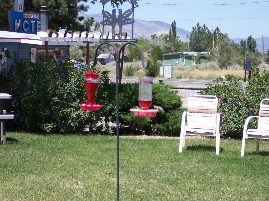 Toiyabe Motel Walker Exterior foto